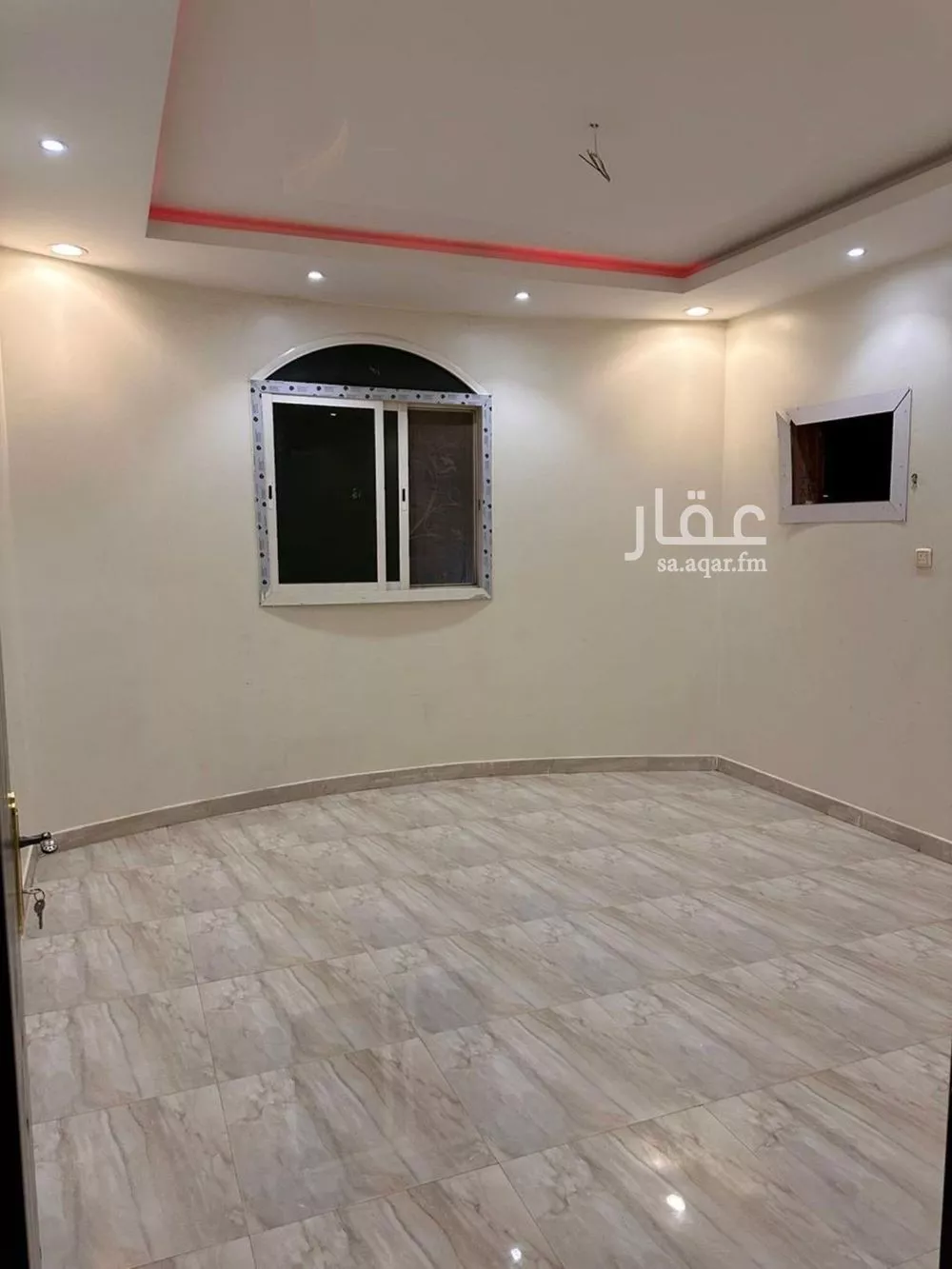 شقة 3 غرف في الرمال 5