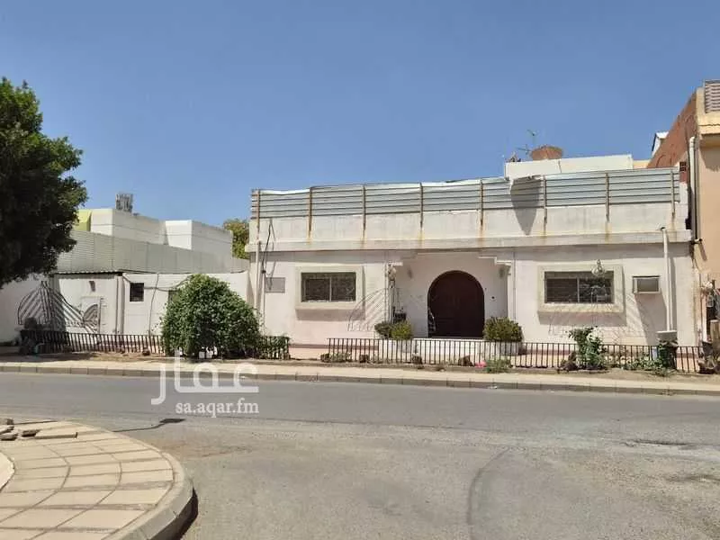5 bedroom villa in Al Amir Fawaz Al Janouby 2