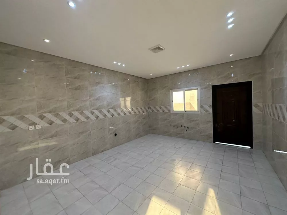 8 bedroom villa in As Sawari 6