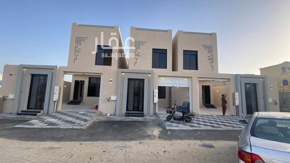 6 bedroom villa in Al Amwaj 1