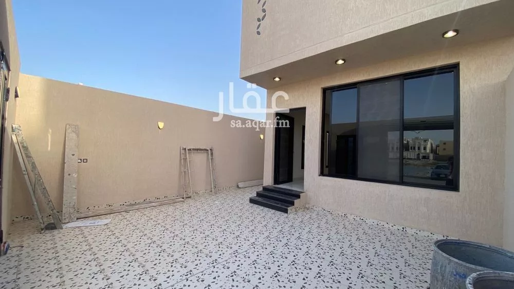 6 bedroom villa in Al Amwaj 5