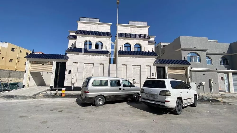 فيلا 7 غرف في البحيرة 1