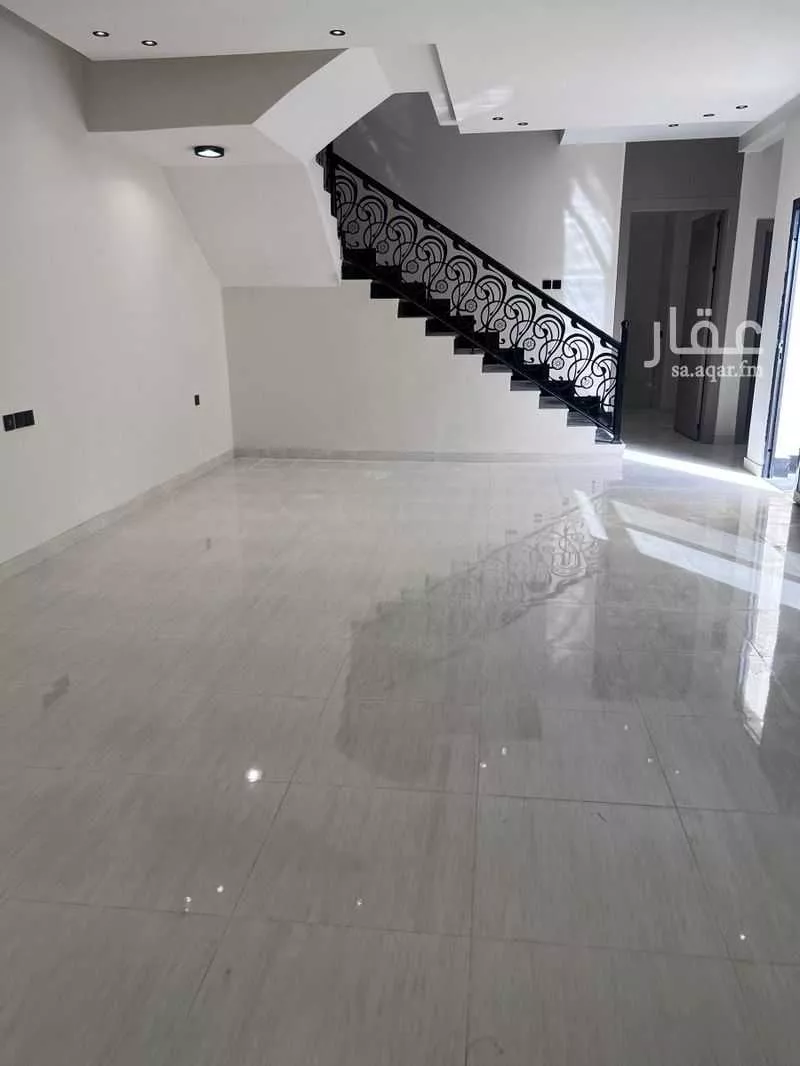 6 bedroom villa in Al Aqiq 7