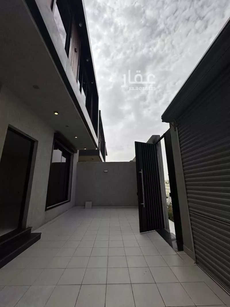 فيلا 8 غرف في العقيق 4