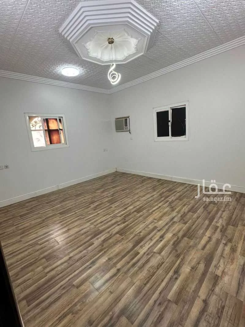 4 bedroom floor in Tuwaiq 1