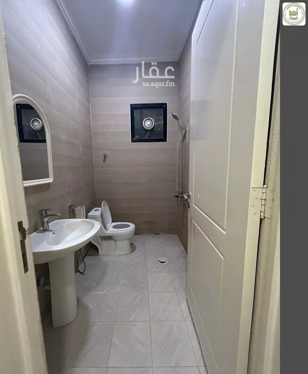 3 bedroom floor in Al Yarmouk 11
