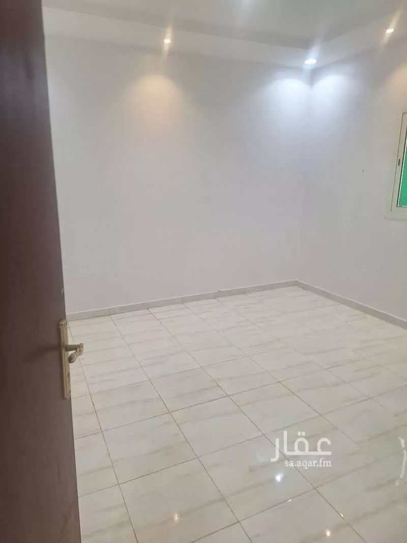 شقة 4 غرف في العارض 1