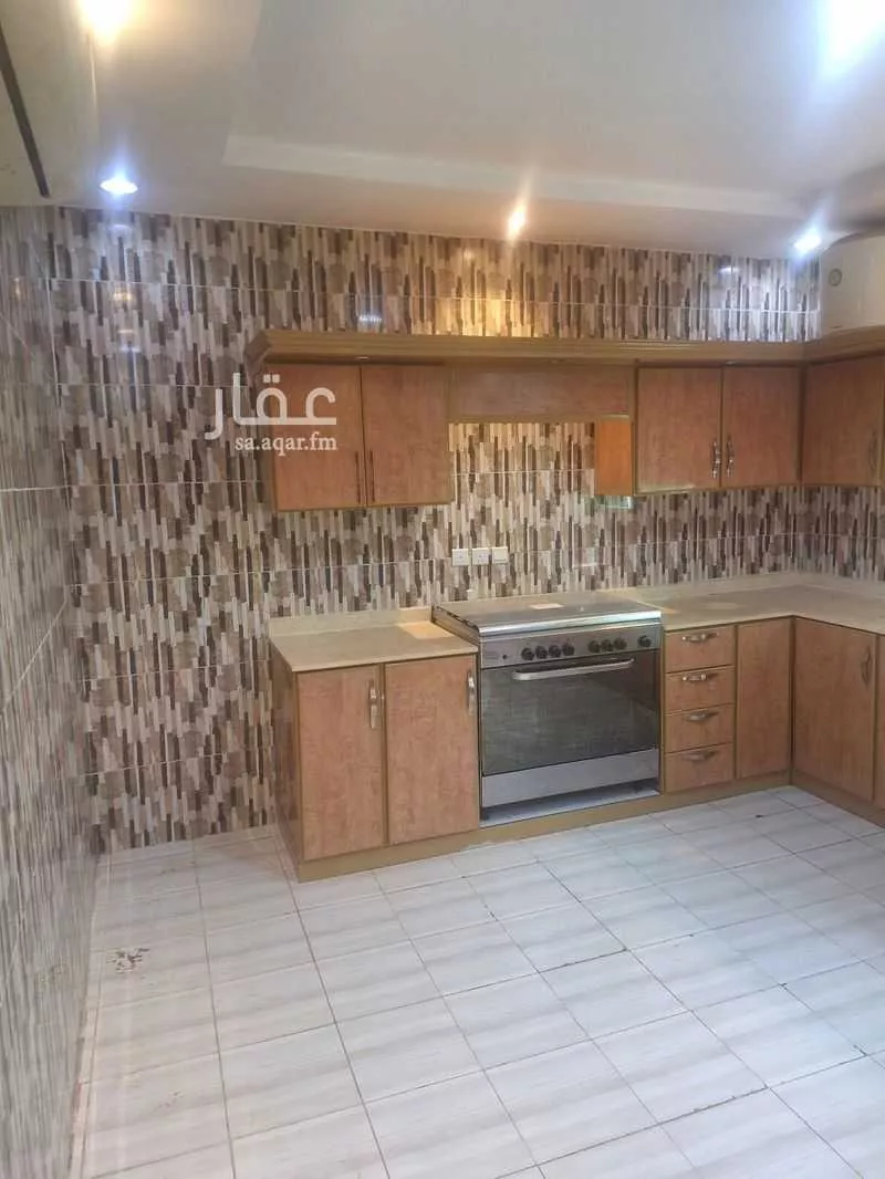 شقة 4 غرف في العارض 3