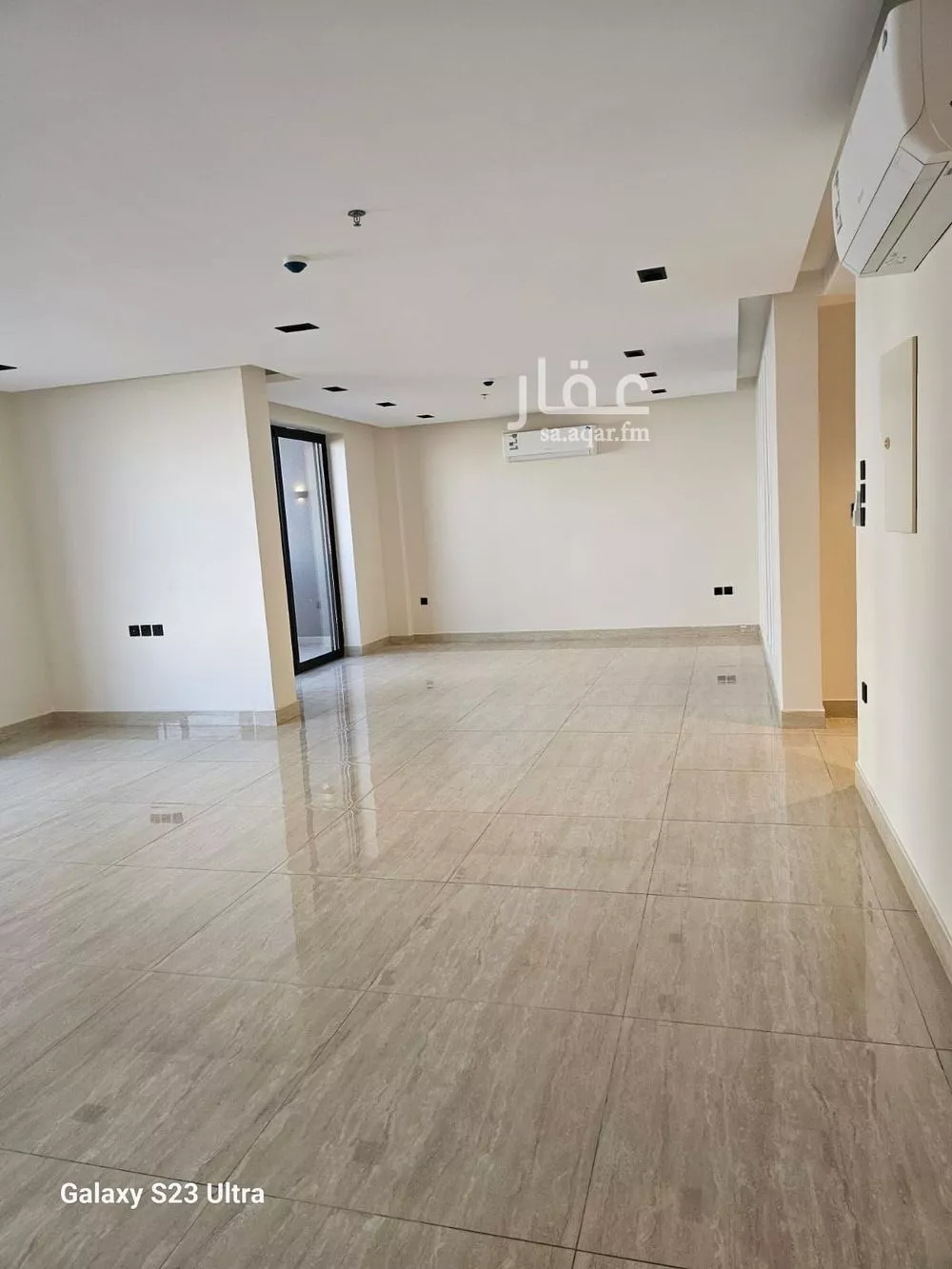 شقة 3 غرف في الحمرا 5