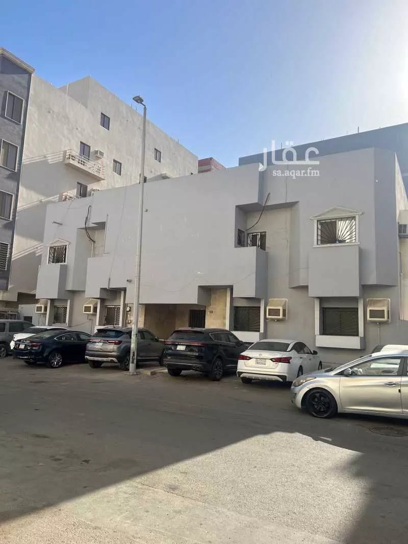 عمارة 720 م² في النزهة 3