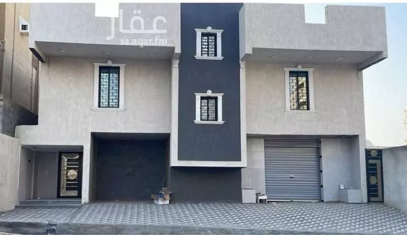 425 sqm building in King Fahd 1