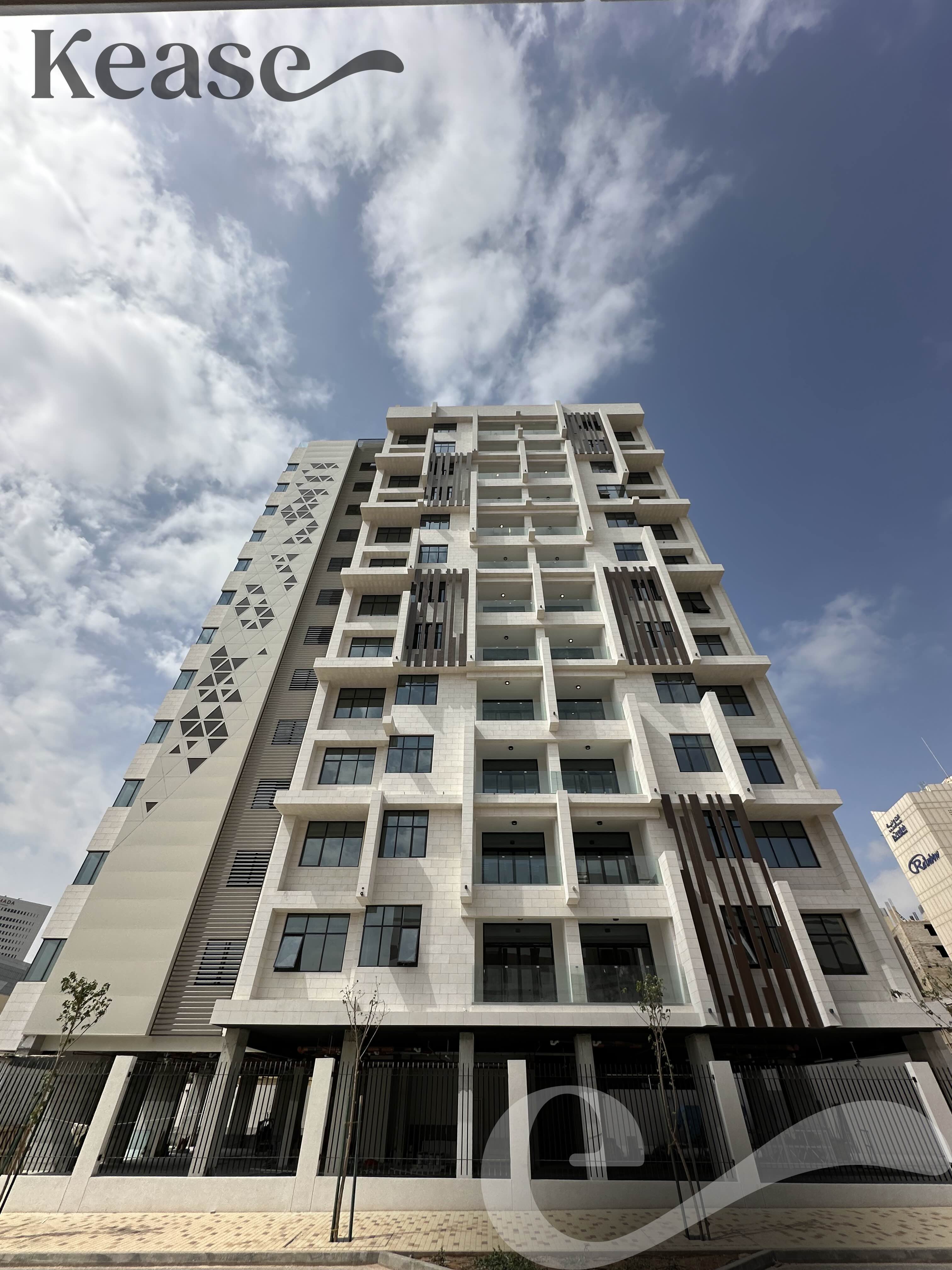 شقة  في المربع 1