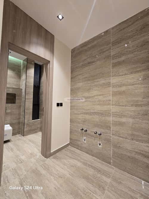 8 bedroom villa in Al Lulu 5