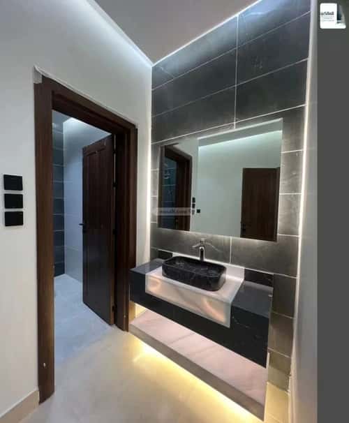 شقة 4 غرف في الروضة 4