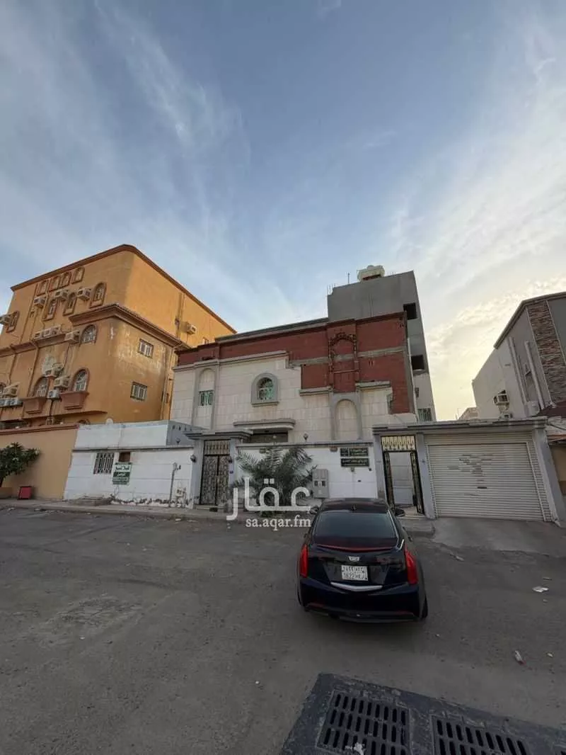 9 bedroom villa in Al Ajwad 6