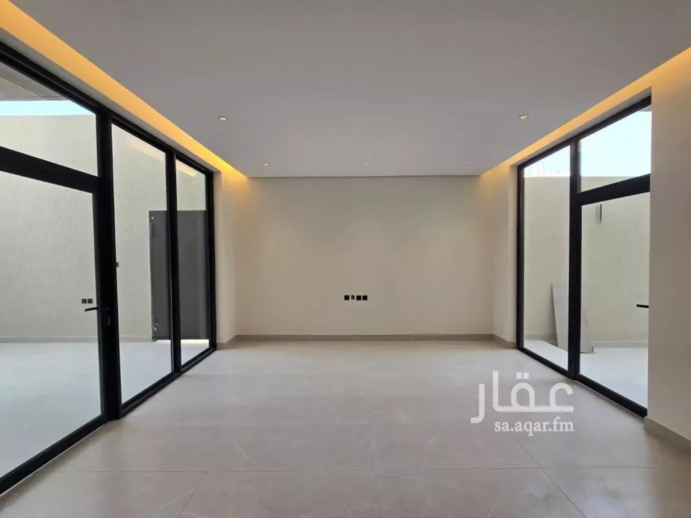 فيلا 5 غرف في الملقا 5