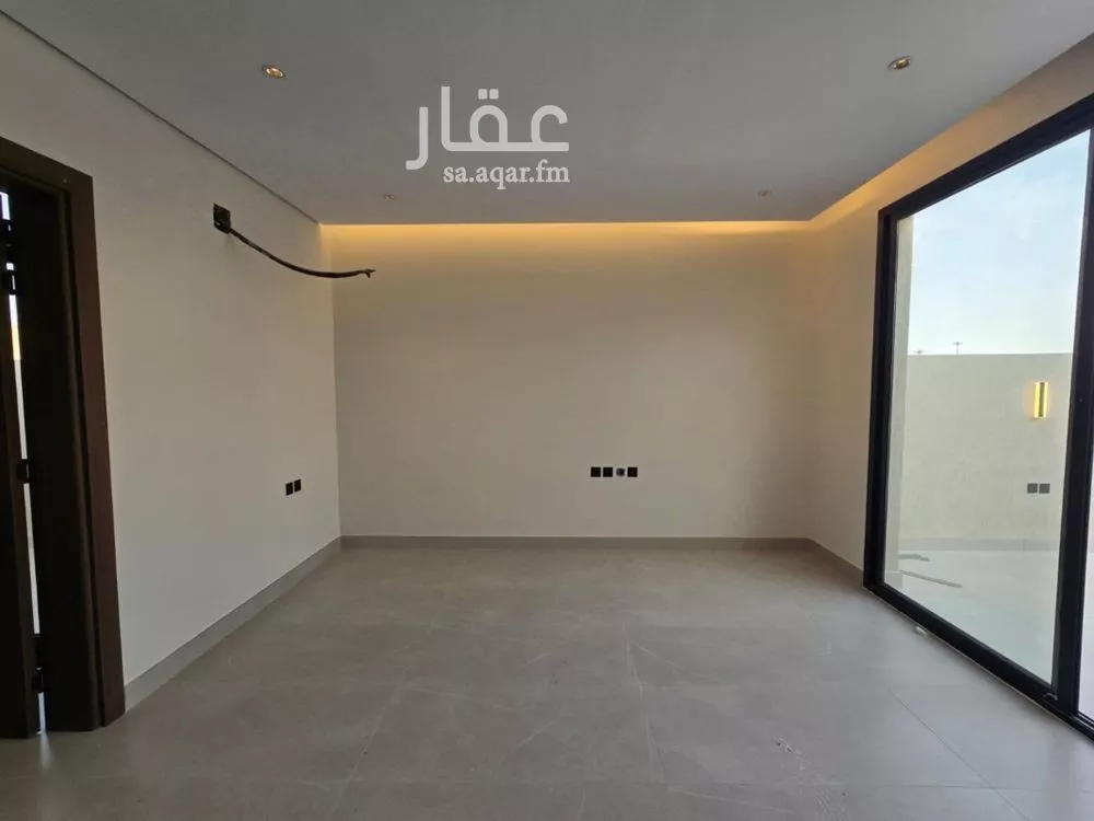 فيلا 5 غرف في الملقا 7