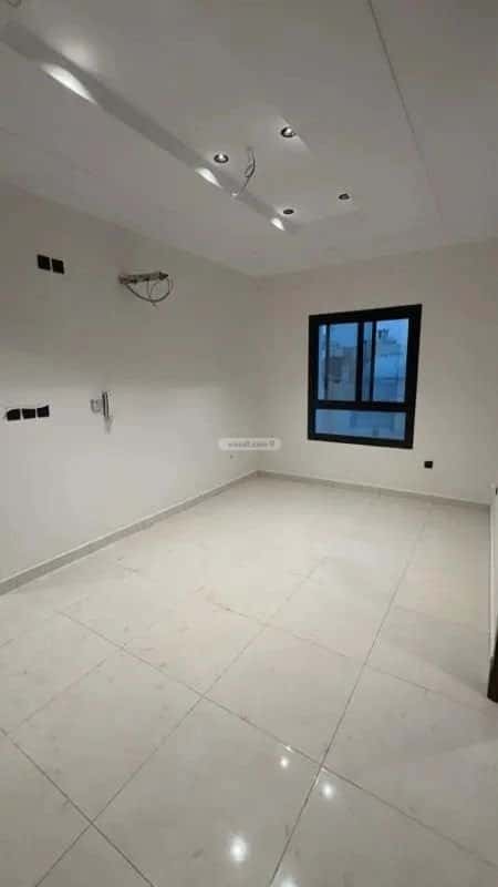 شقة 4 غرف في الريان 3