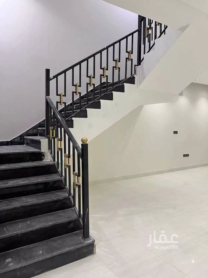 فيلا 6 غرف في العقيق 19