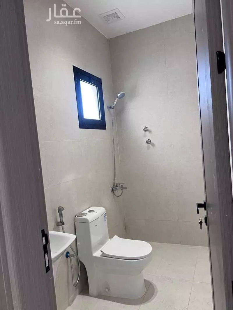 فيلا 6 غرف في العقيق 24