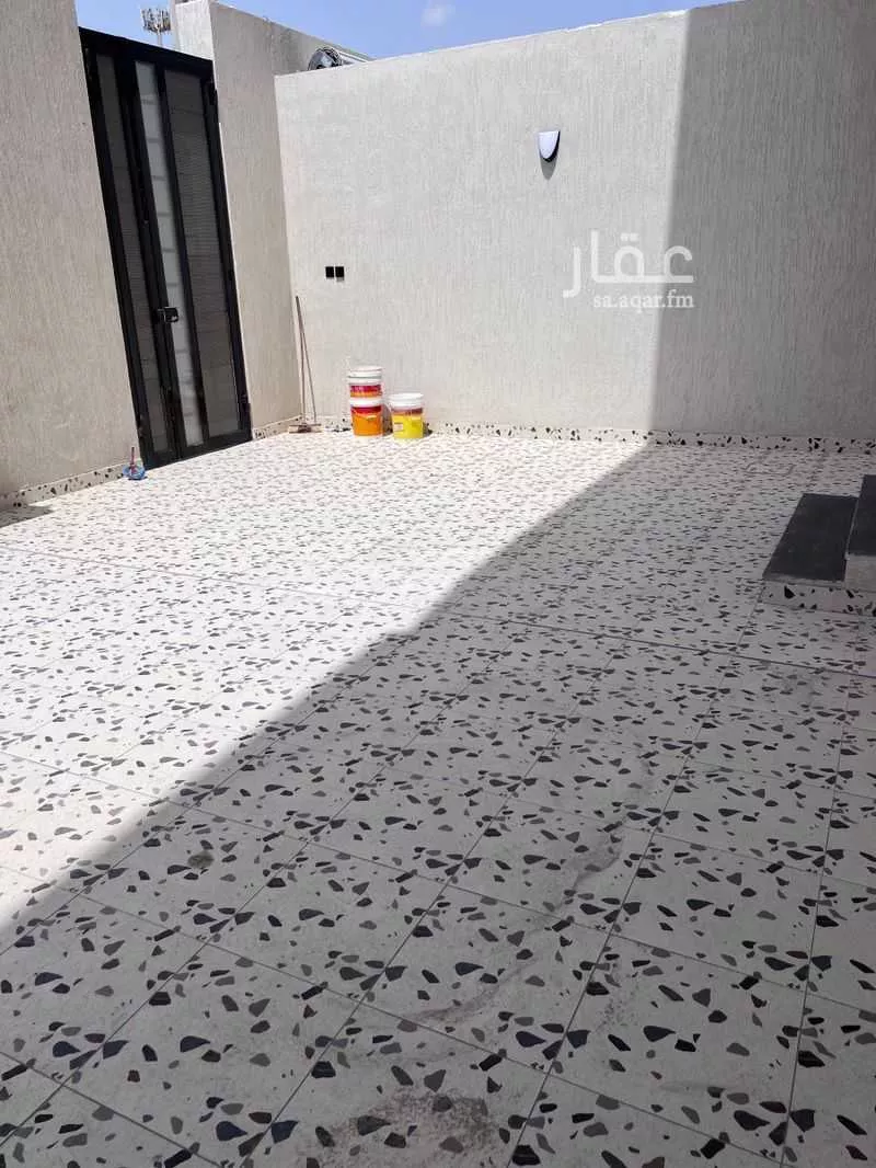 فيلا 6 غرف في العقيق 4