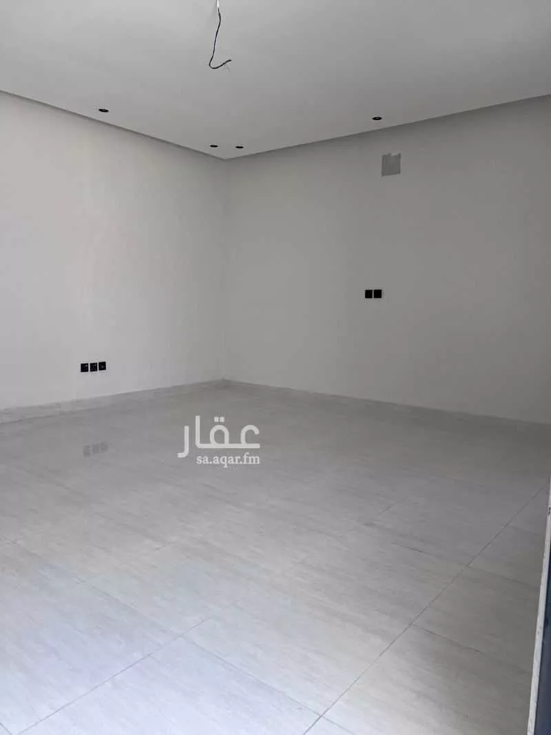 فيلا 6 غرف في العقيق 7