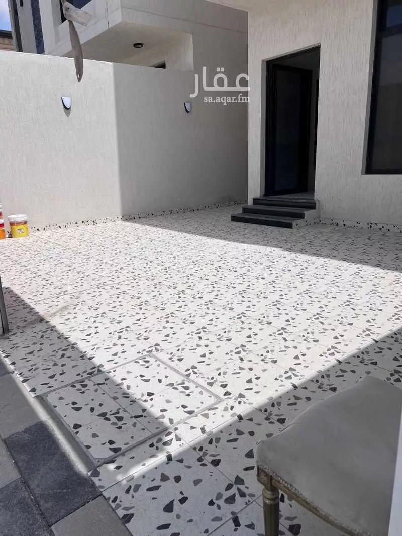 فيلا 6 غرف في العقيق 9