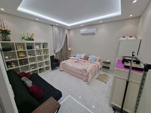 3 bedroom apartment in Al Salamah 7