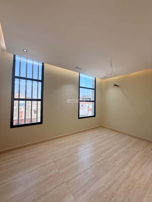 شقة 4 غرف في الروضة 3