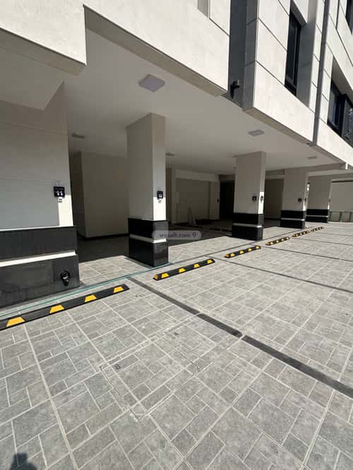 3 bedroom apartment in Al Rawdah 4