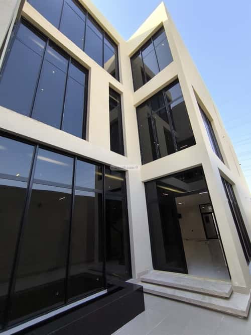 7 bedroom villa in Al Rahmaniyyah 2