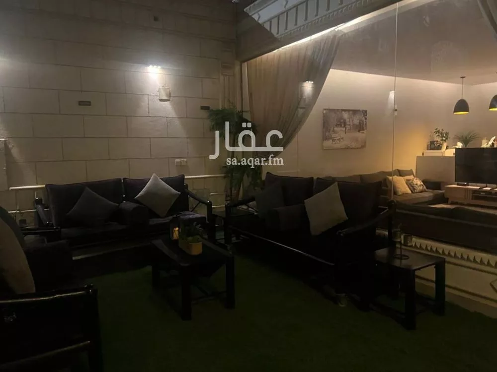 فيلا 10 غرف في الروضة 7