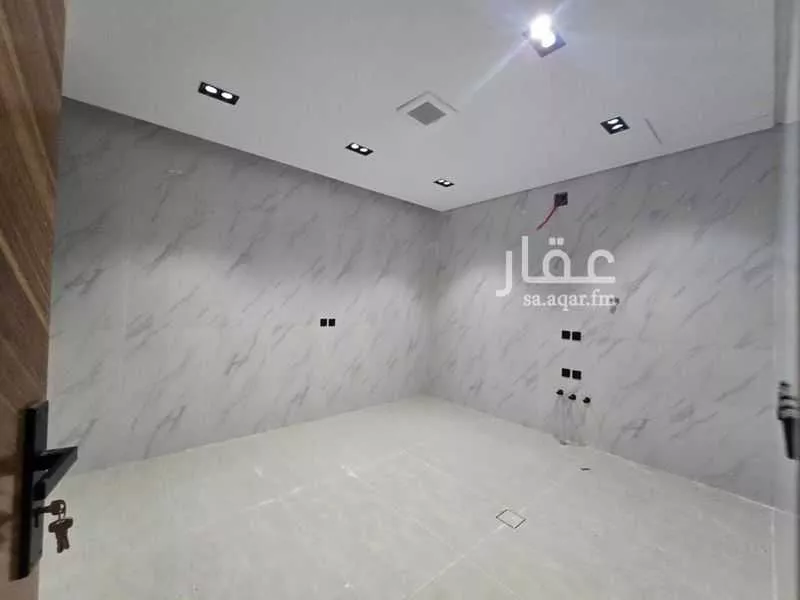 فيلا 5 غرف في عكاظ 18
