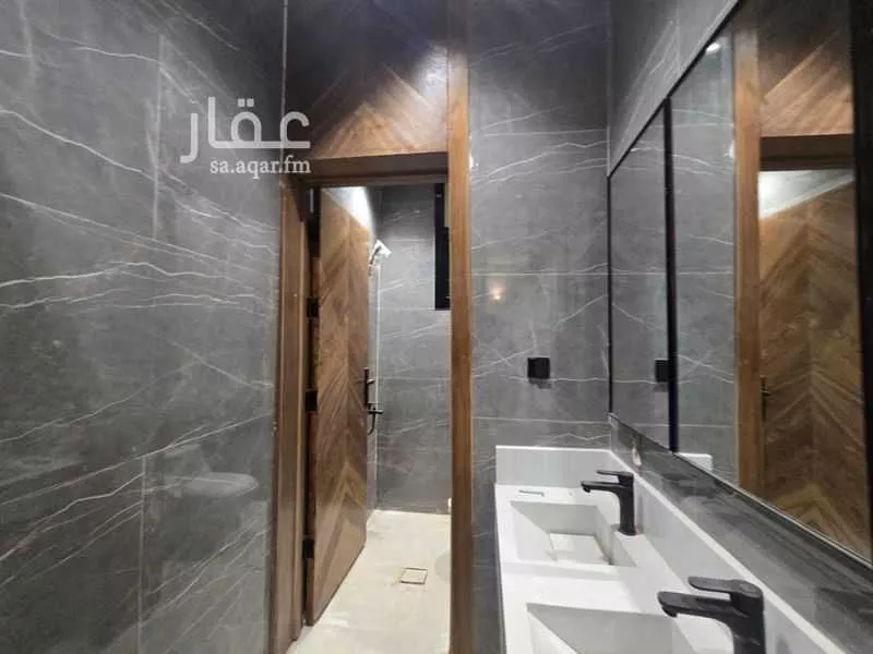 فيلا 5 غرف في عكاظ 20