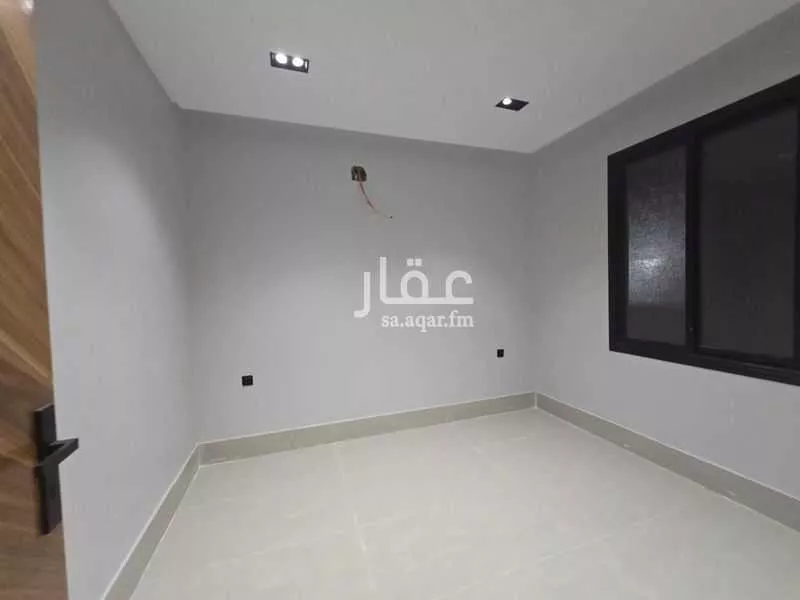 فيلا 5 غرف في عكاظ 10