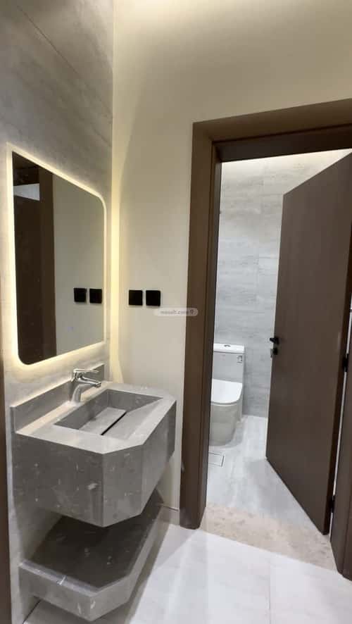 شقة 4 غرف في الروضة 3