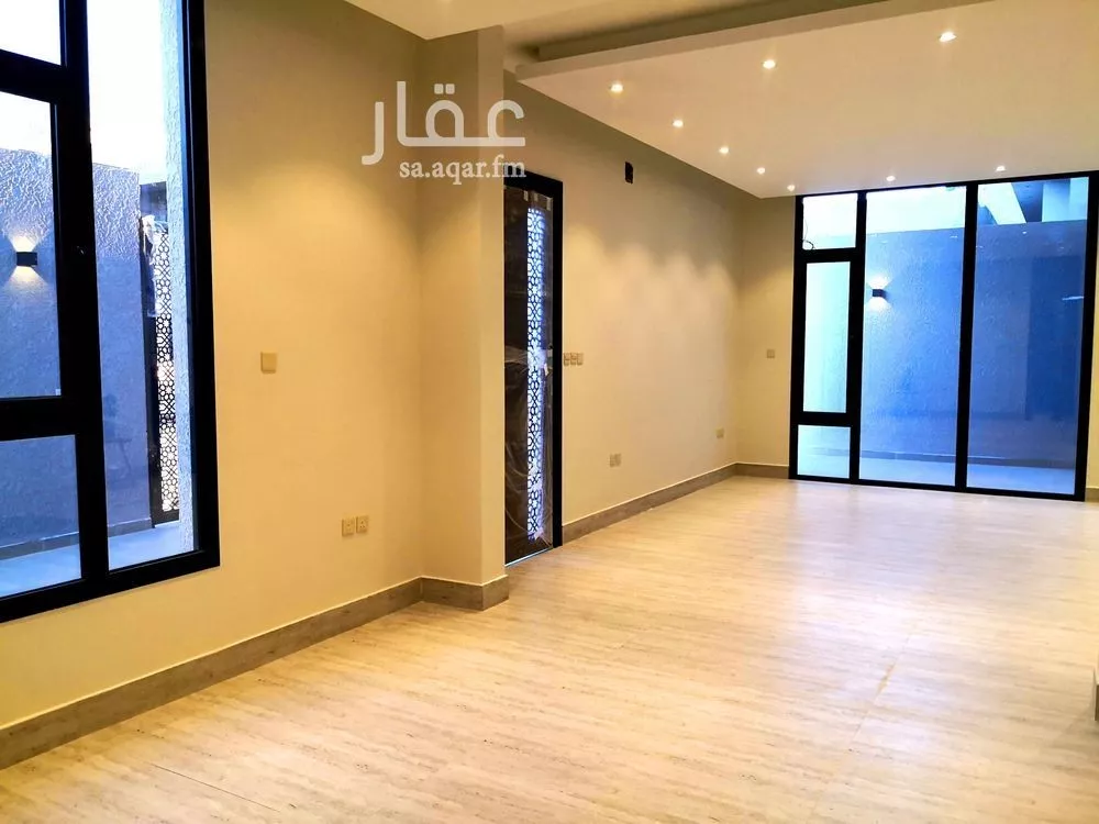5 bedroom villa in Al Aridh 12