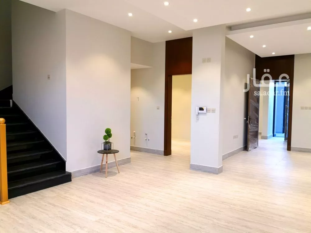 5 bedroom villa in Al Aridh 9