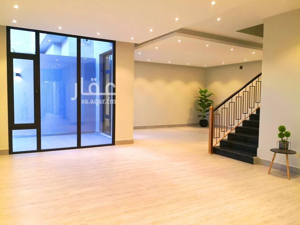 5 bedroom villa in Al Aridh 10