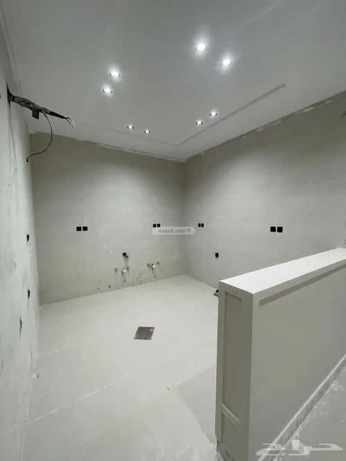 شقة 5 غرف في العزيزية 3