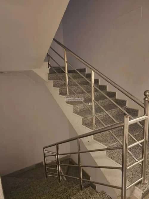 6 bedroom apartment in Al Rabwa 3