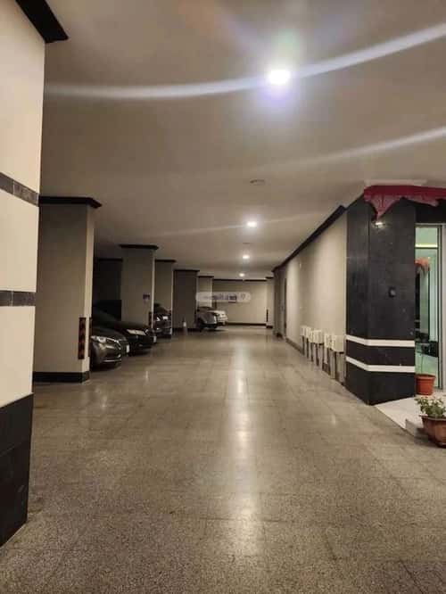 6 bedroom apartment in Al Rabwa 4