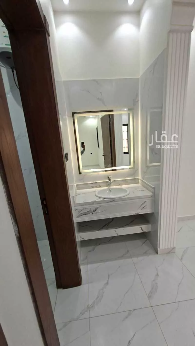 فيلا 7 غرف في الدار البيضاء 10