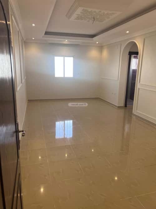 شقة 2 غرف في النزهة 4