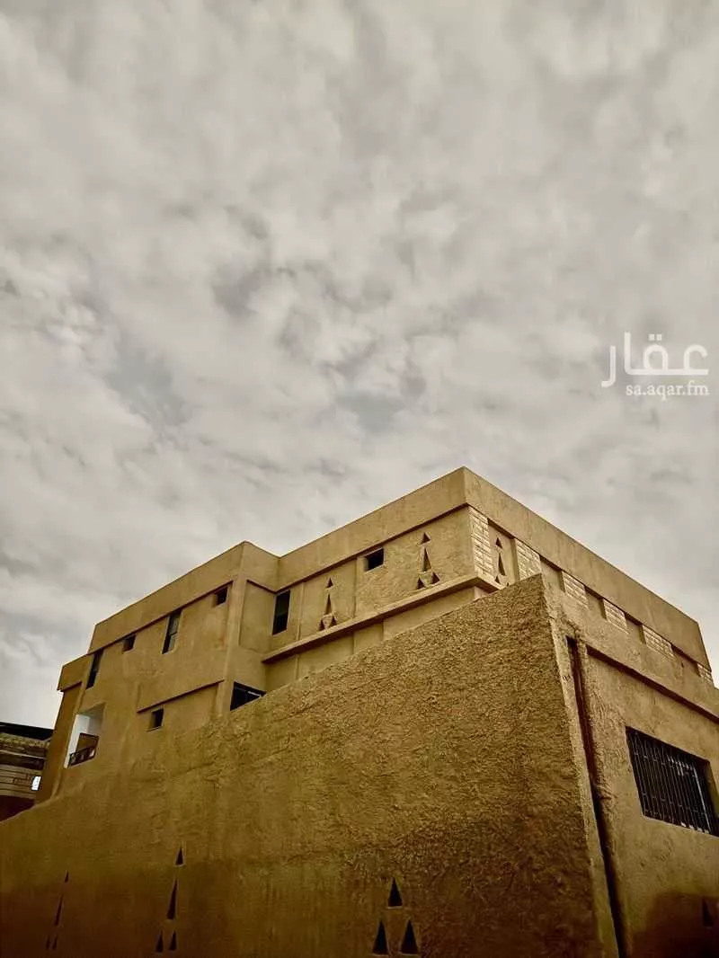 عمارة 582 م² في الديرة 2