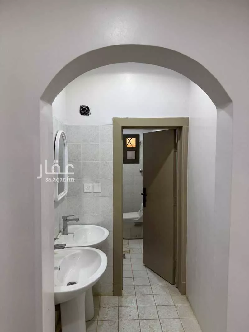 عمارة 582 م² في الديرة 14
