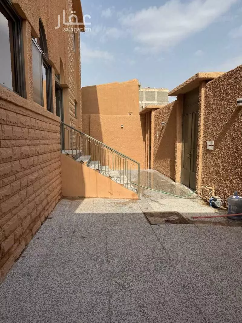 عمارة 582 م² في الديرة 15