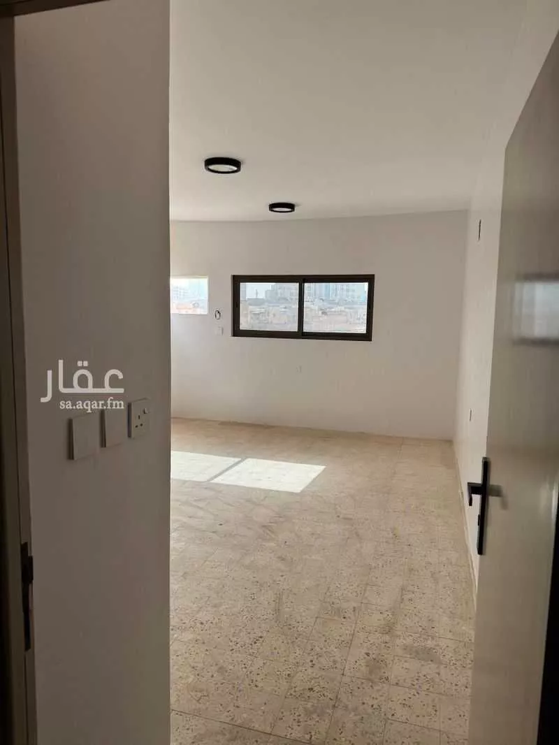 عمارة 582 م² في الديرة 19