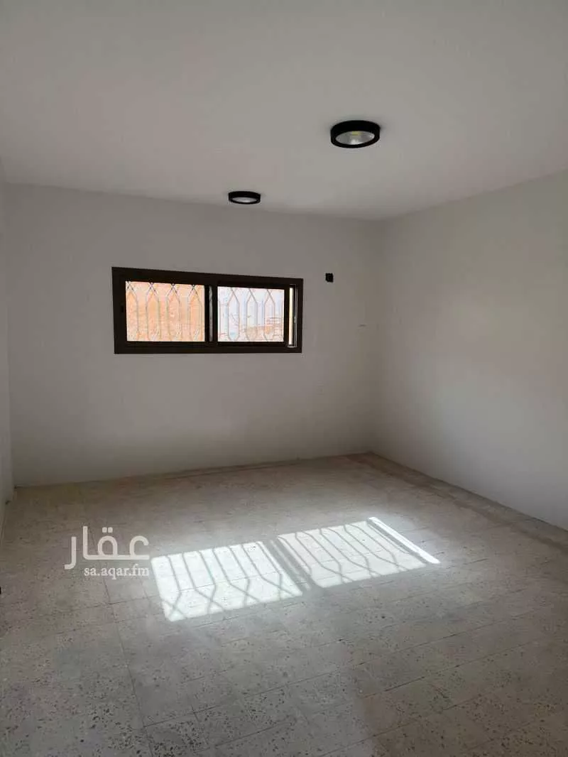 عمارة 582 م² في الديرة 3