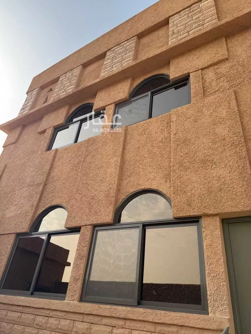 عمارة 582 م² في الديرة 9